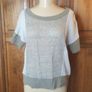 Elizabeth and James Short Sleeve Sweater Sz M